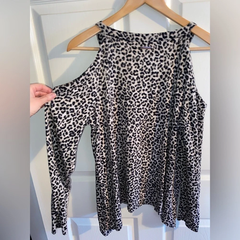 Michael Kors Leopard Print Cold Shoulder Long Sleeve Top Women’s Size L Shirt